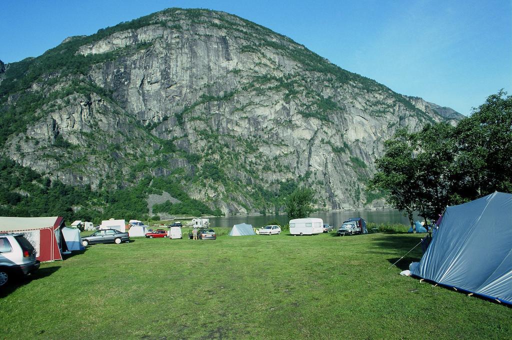 Saebo Camping Hotel Eidfjord Exterior foto